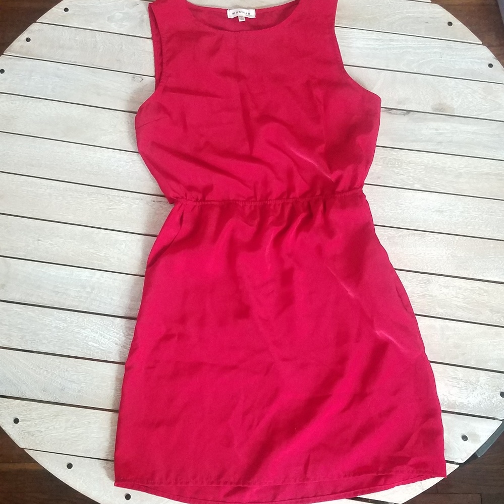 Sexy Red Dress w/ Peakaboo Back